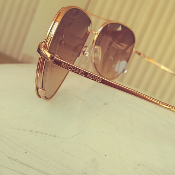Micheal Kors aviator sunglasses - Picture 4 of 8